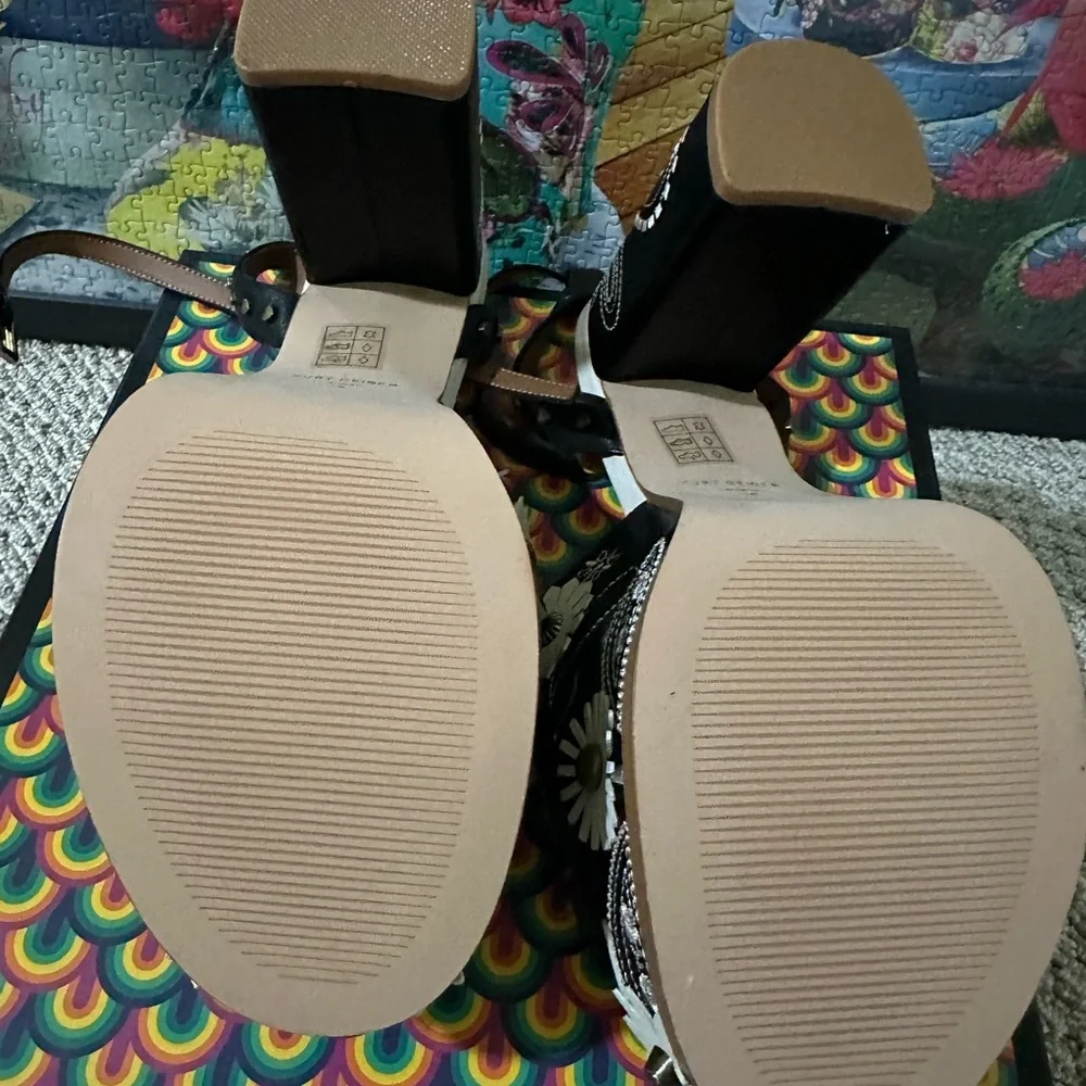 Kurt Geiger Black and White Floral Sandals - Picture 4 of 5